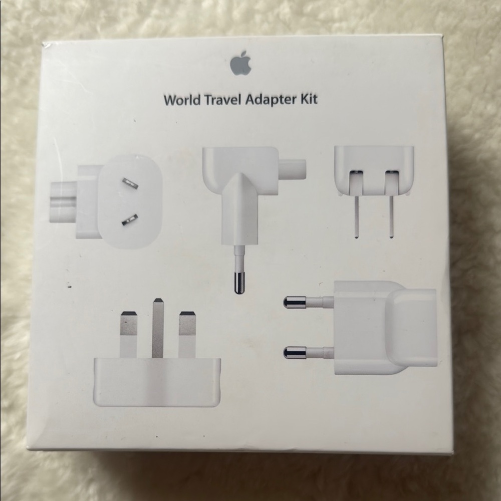 Apple World Travel Adapter Kit  Set in White